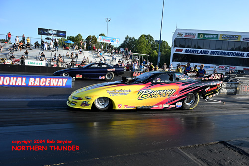 Gary Pritchett - 'Bunny & The Boys' (near lane) 
vs Brian White - 'White's Auto & Speed' (far lane)